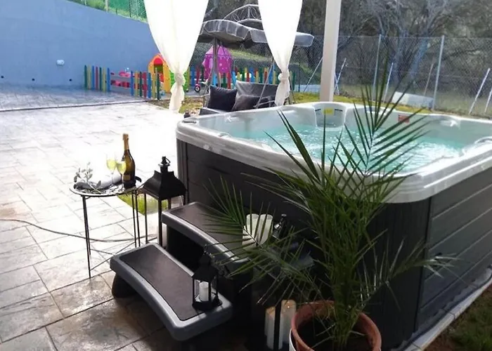 Vilă In Messonghi With Pool And Sea Nearby
