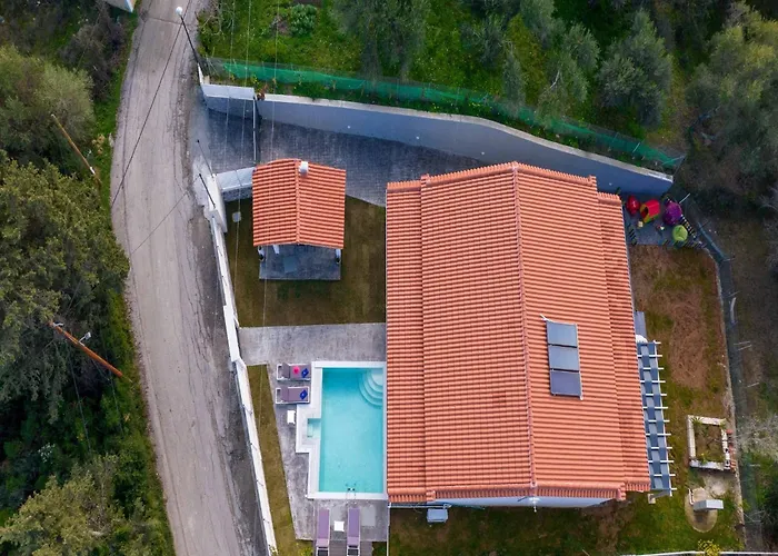 Vilă In Messonghi With Pool And Sea Nearby *