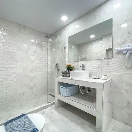 Villa In Messonghi With Pool And Sea Nearby *