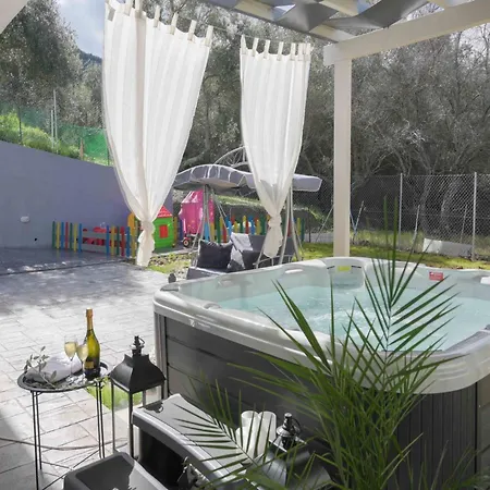 Villa In Messonghi With Pool And Sea Nearby Kato Spilaion