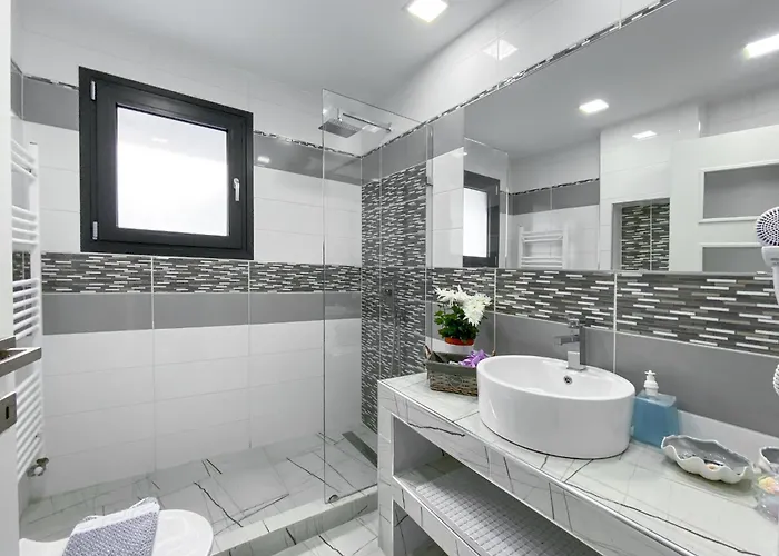 In Messonghi With Pool And Sea Nearby Вилла *